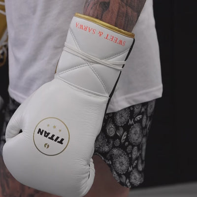 10oz HORSE HAIR FIGHT GLOVES POLAR WHITE